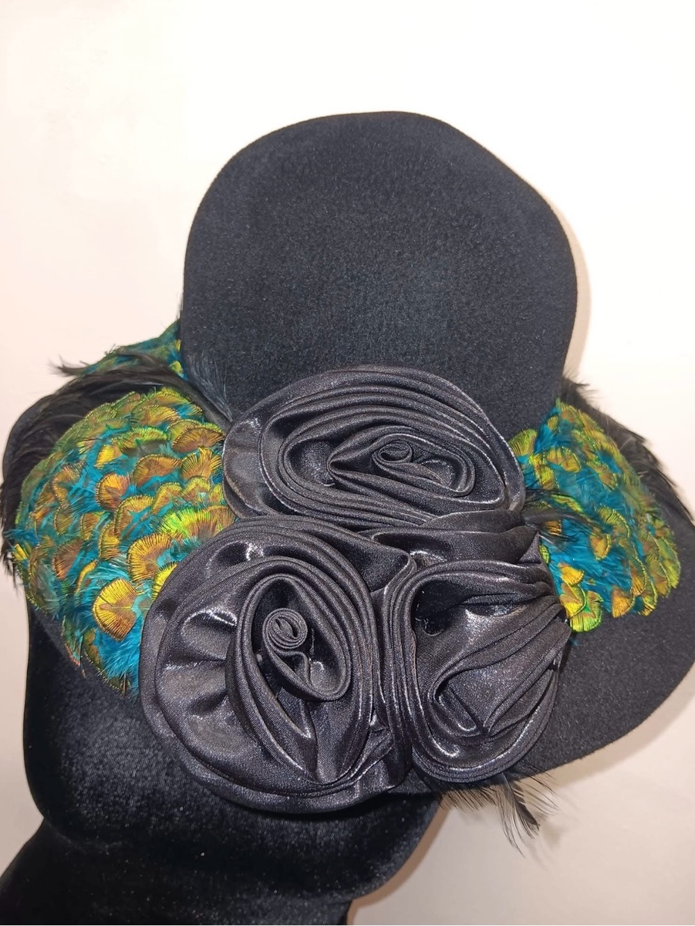 Black Women's Felt Hat with Peacock Feather and Satin Rosette